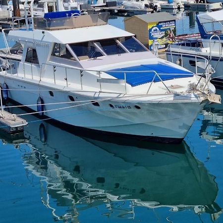 Yate En Gijon , Experiencia Unica B Hotell Eksteriør bilde